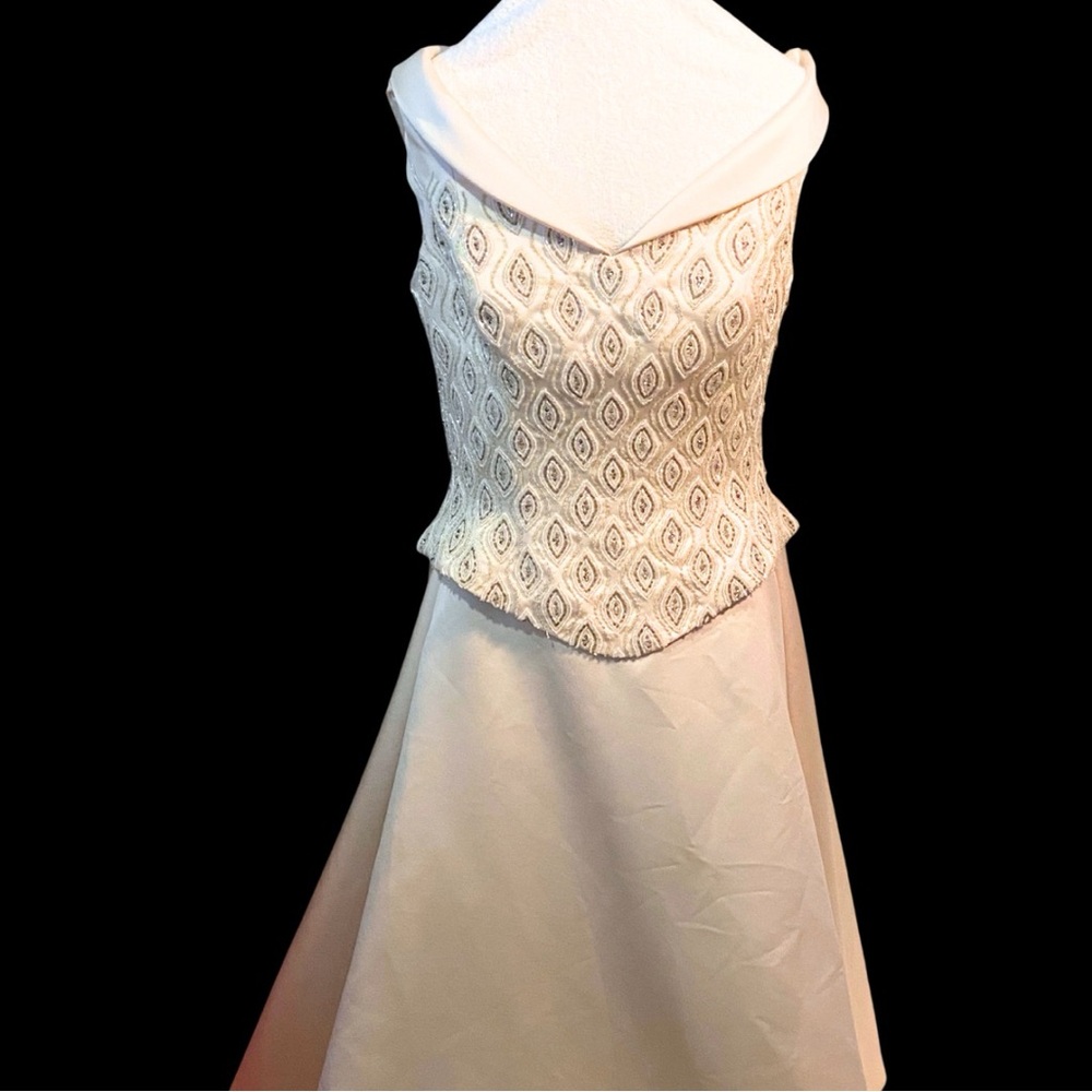 Wedding dress Anjolique with beaded corset and full train
